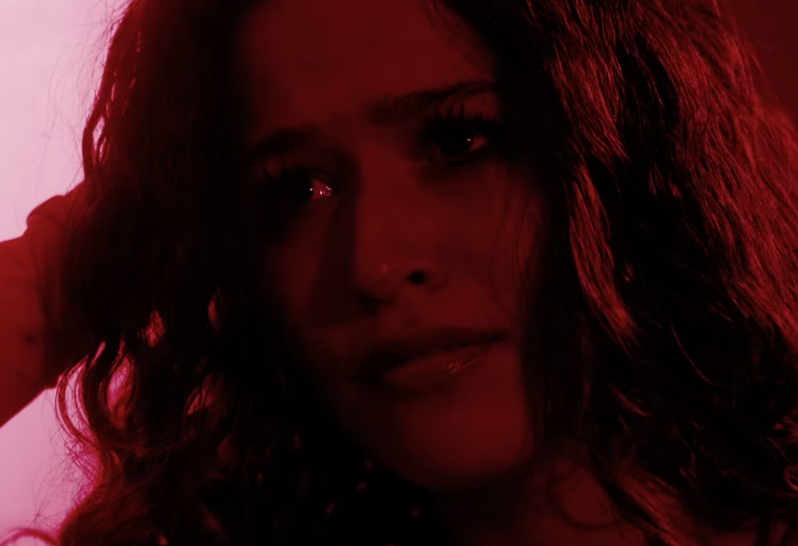 Sydney Claire Olson in Ya Fue music video for Nehebka!